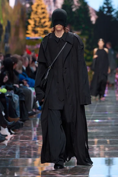 Look 17